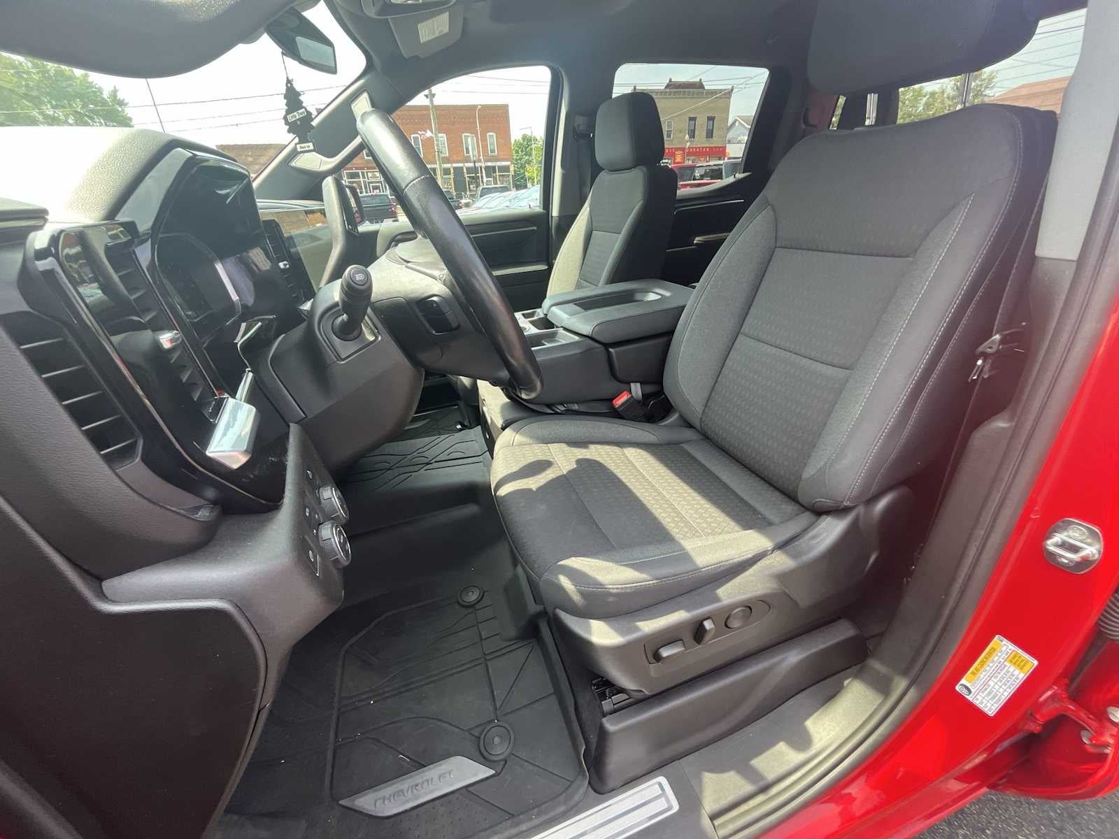 2022 Chevrolet Silverado 1500 LT (2FL)