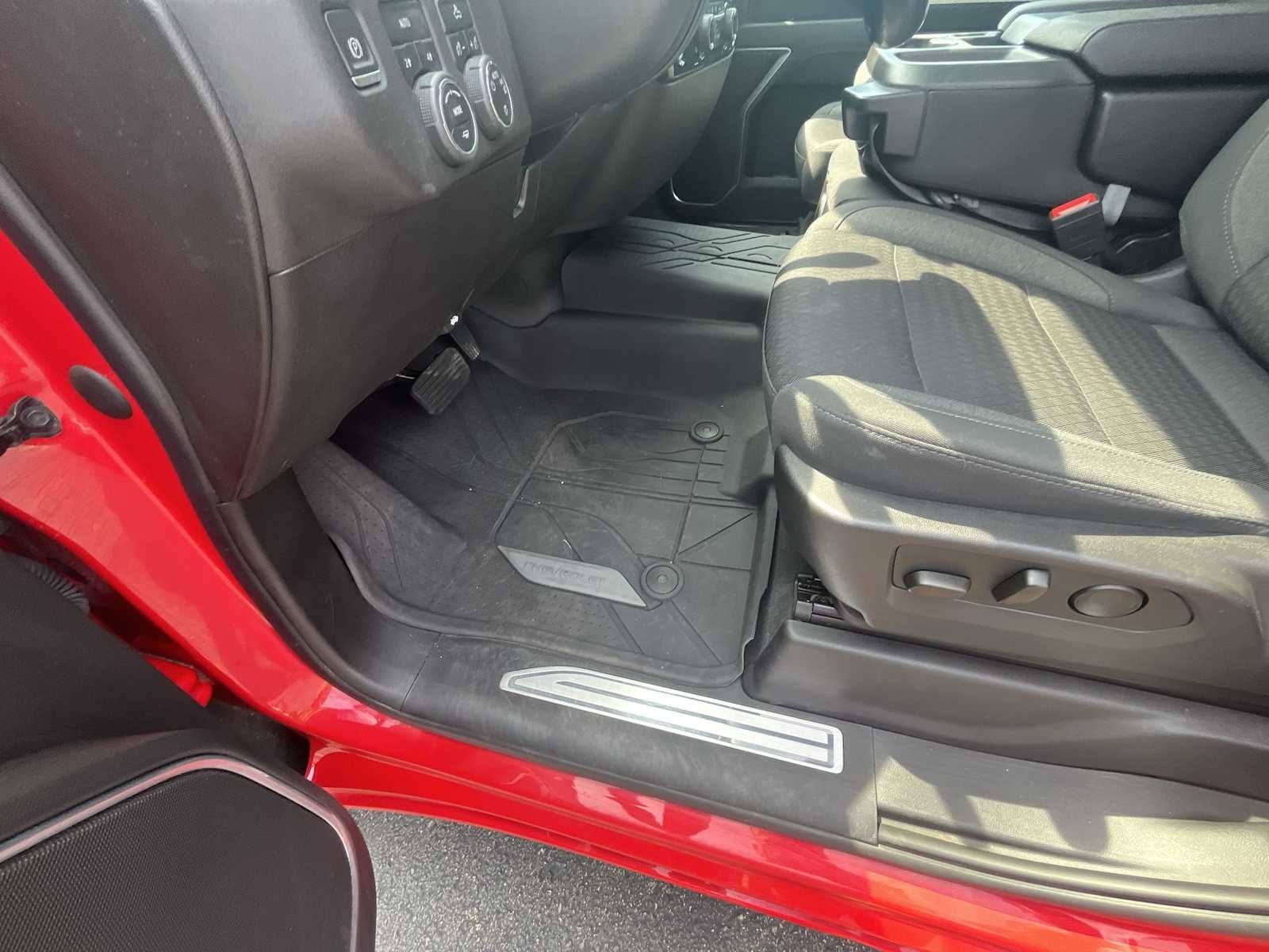 2022 Chevrolet Silverado 1500 LT (2FL)