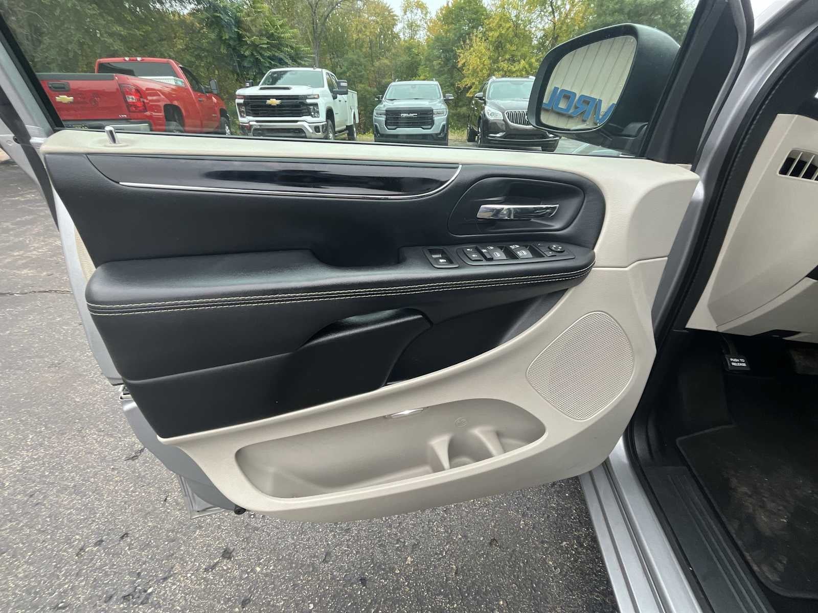 2016 Dodge Grand Caravan SXT