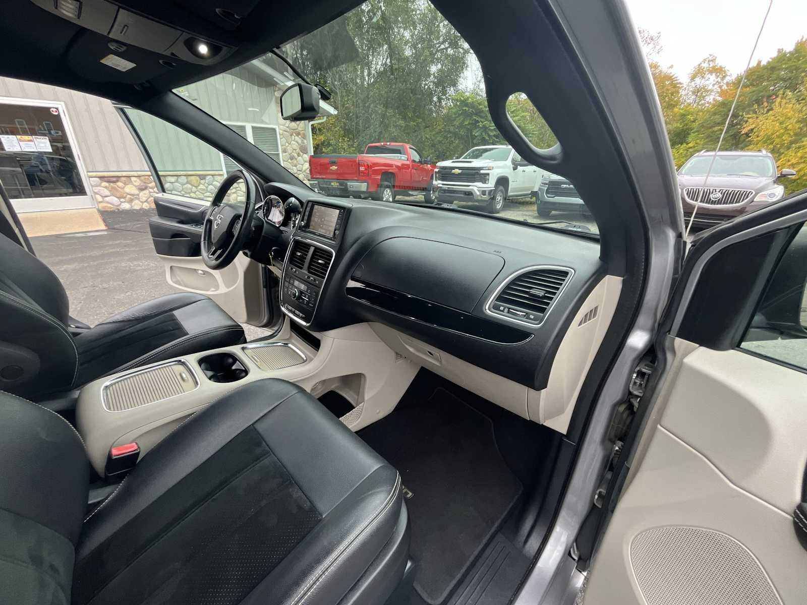 2016 Dodge Grand Caravan SXT